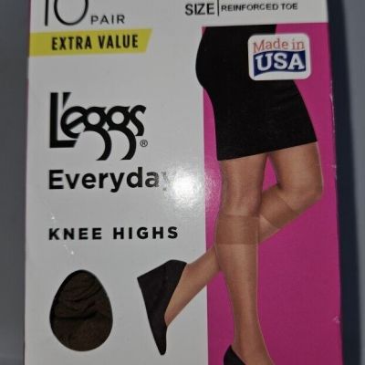 NEW IN BOX 10 Pair L’EGGS Every Day Knee Highs Suntan Reinforced Toe One Size